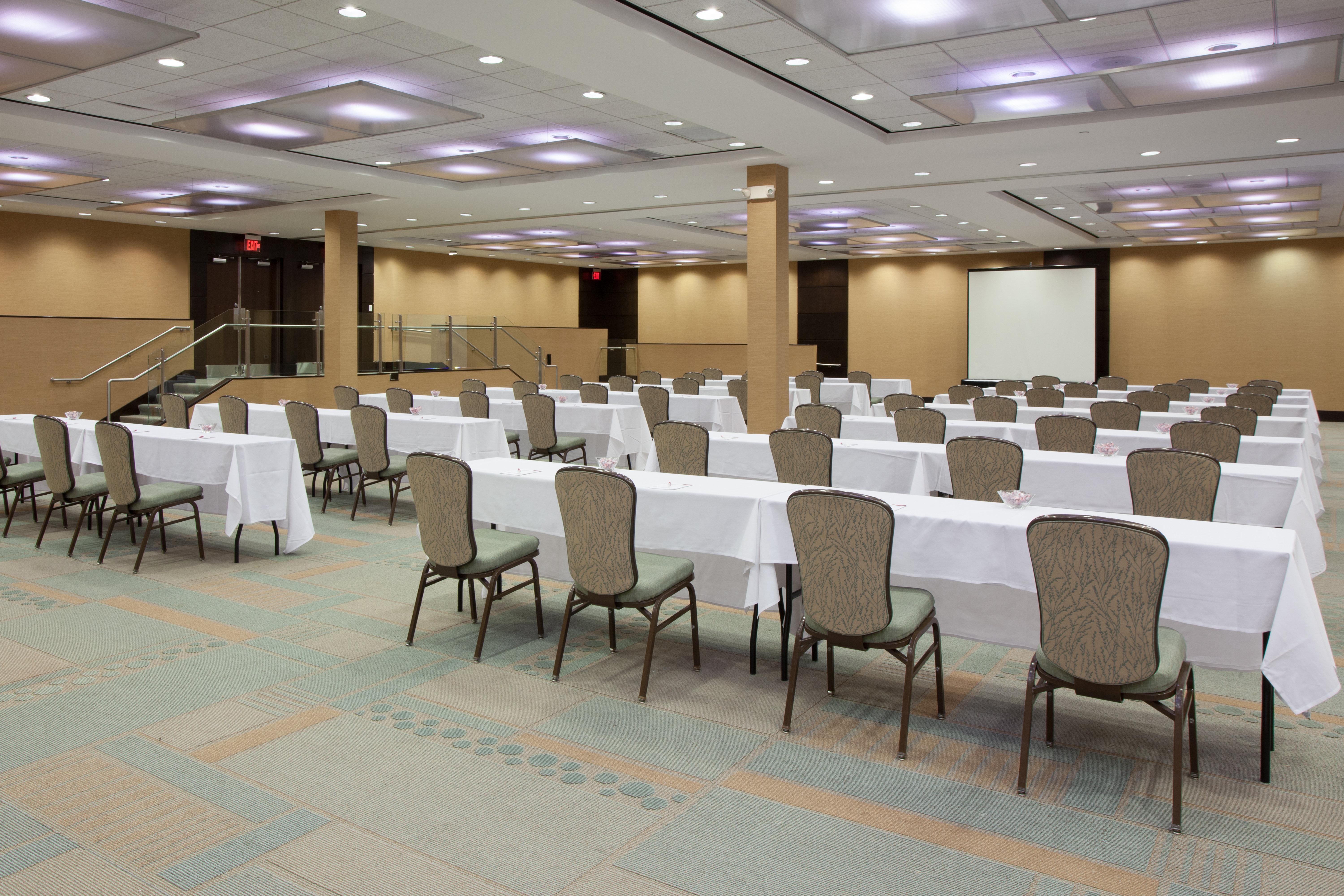 Hotel Crowne Plaza Glen Ellyn/lombard By Ihg Glen Ellyn