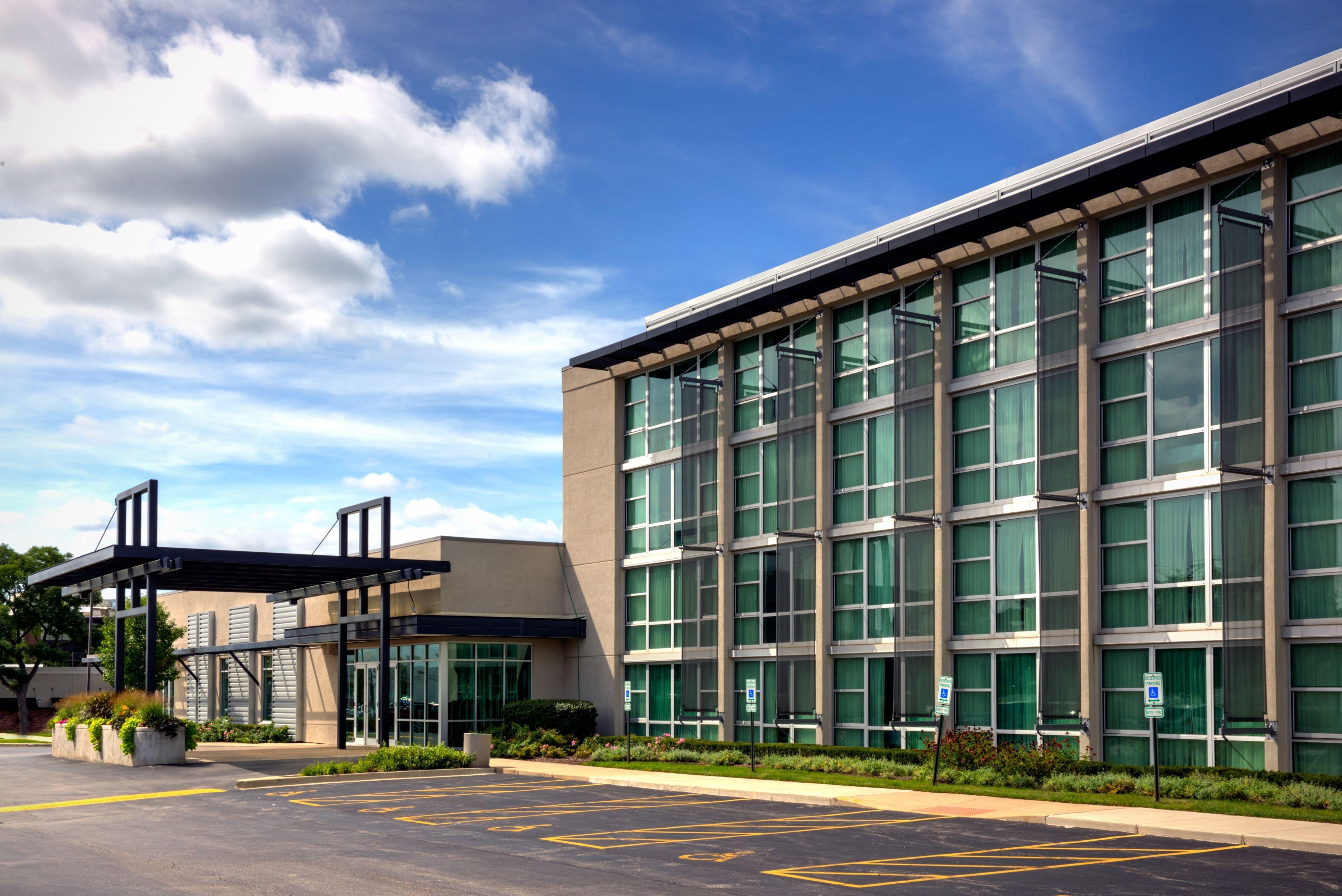 Crowne Plaza Glen Ellyn/lombard By Ihg Hotel