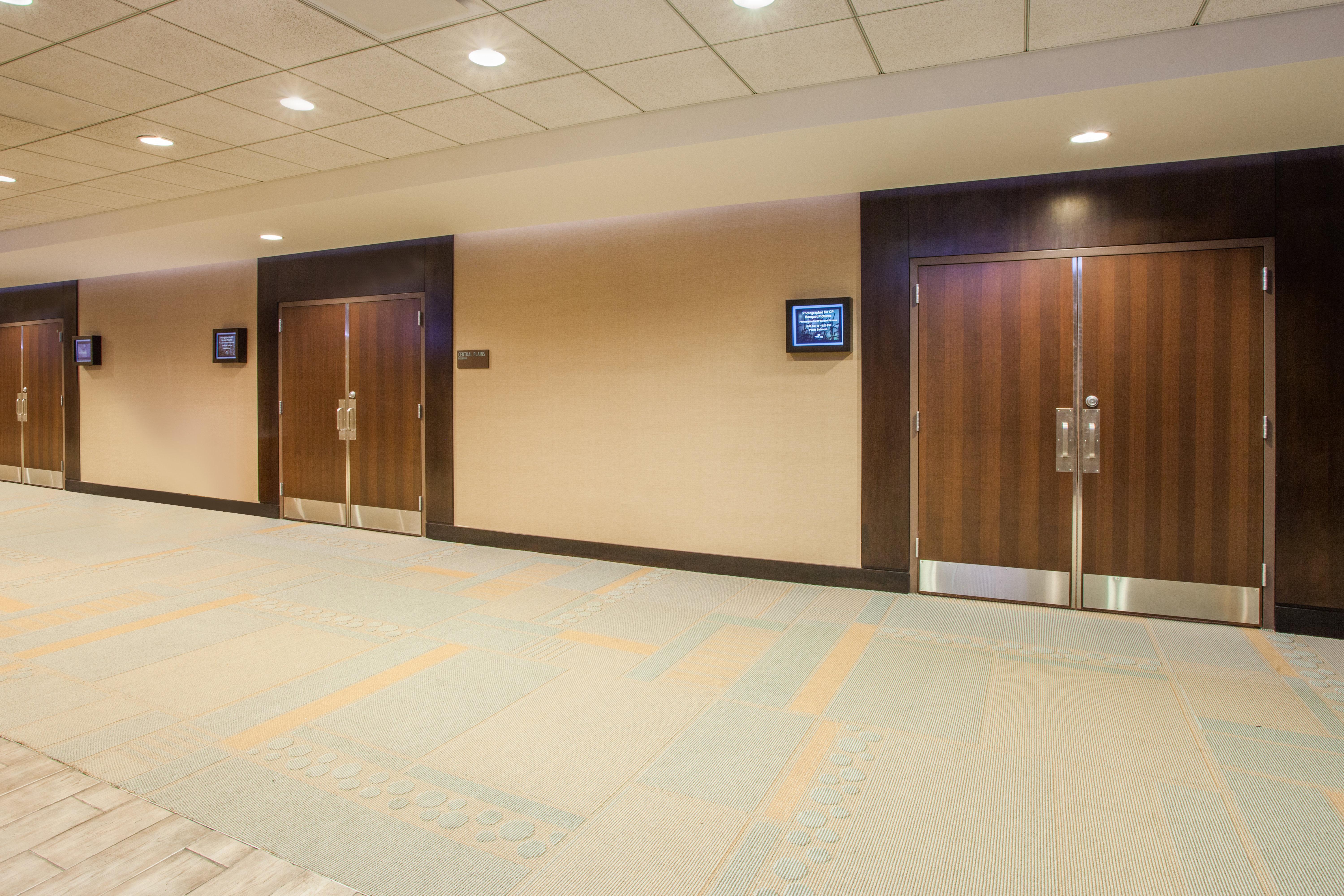 Crowne Plaza Glen Ellyn/lombard By Ihg Hotel Glen Ellyn
