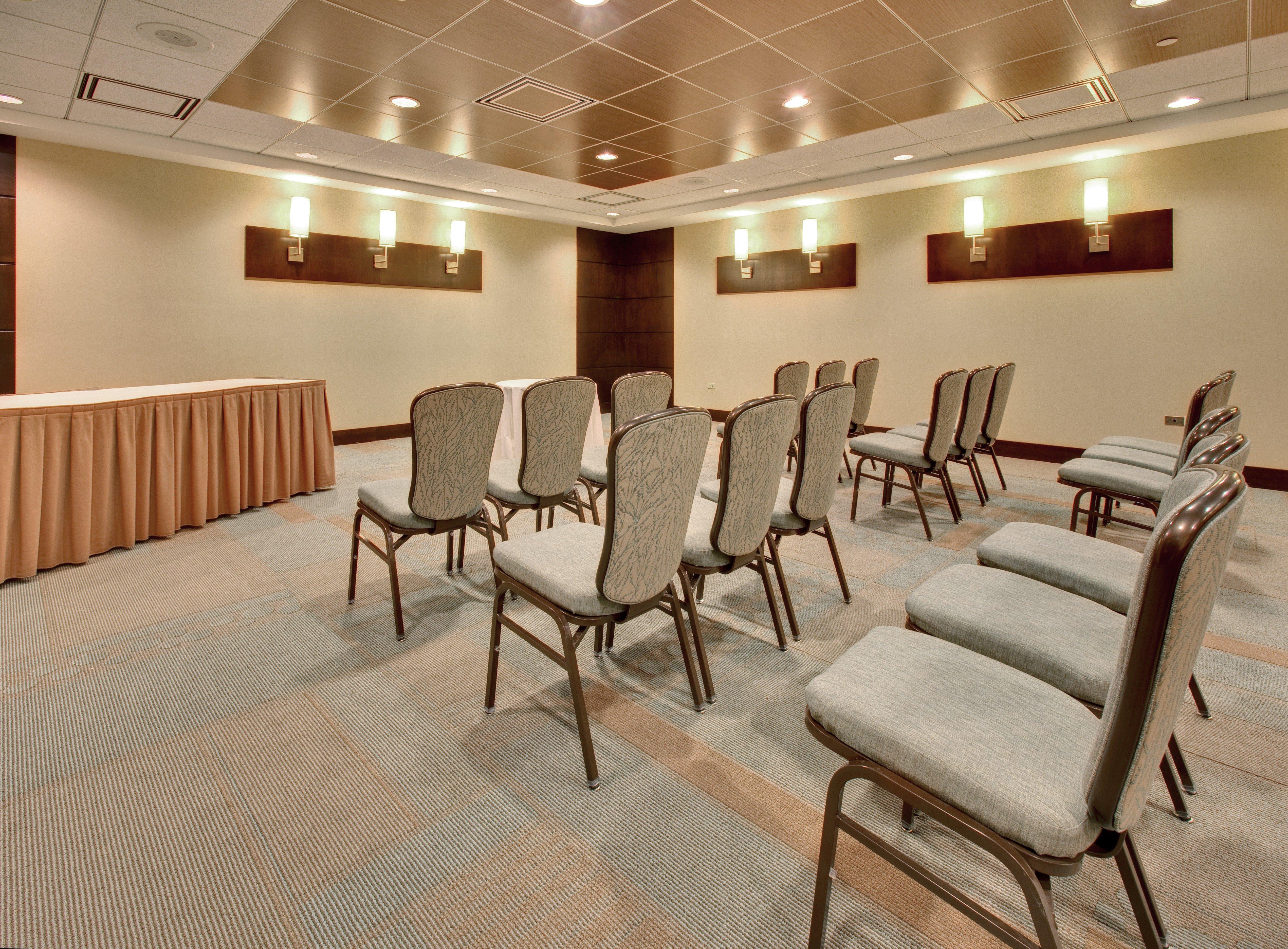 Crowne Plaza Glen Ellyn/lombard By Ihg Hotel